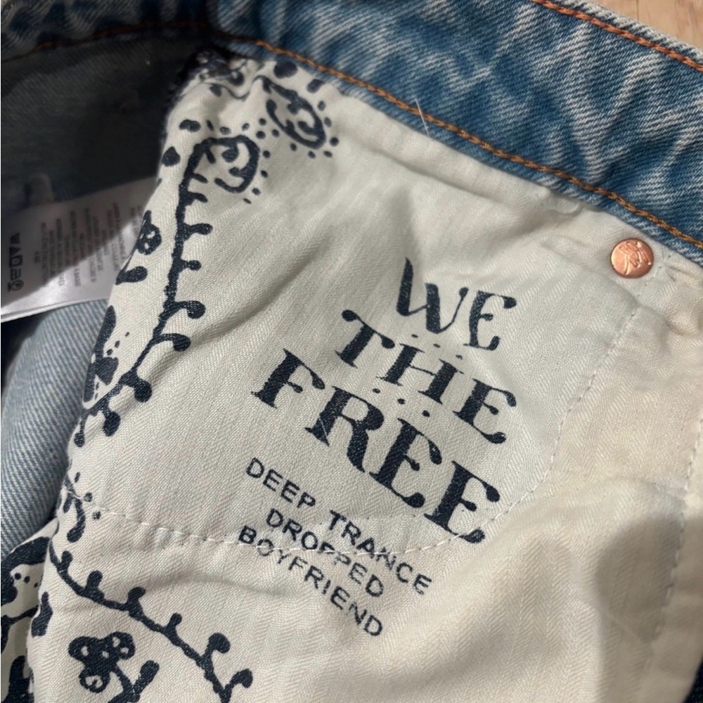 Free People We The Free Deep Trance Dropped Boyfriend Jeans Size 32 - Picture 7 of 7